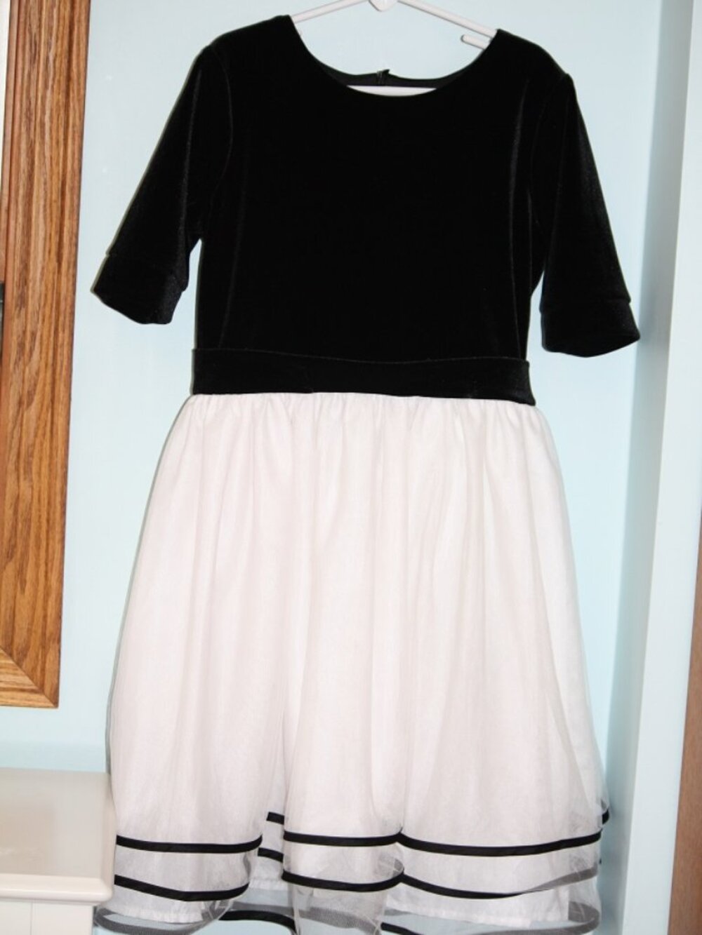 CHASING FIREFLIES Parisian Black Velvet White Organza Formal Dress Size 12 EUC